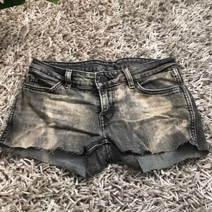 LEVI’S | Bleach Dyed Cut Off Jean Shorts | 26